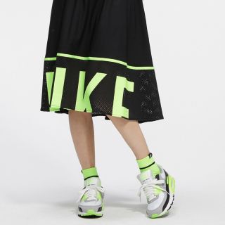 ナイキ(NIKE)のNIKEスカート(ひざ丈スカート)