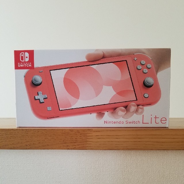 Nintendo Switch Lite コーラル