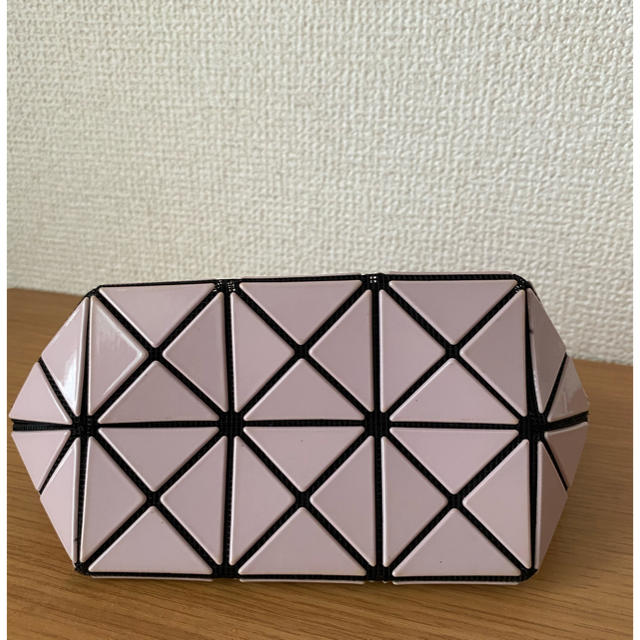 ISSEY MIYAKE(イッセイミヤケ)のBAOBAO ポーチ　ピンク レディースのファッション小物(ポーチ)の商品写真