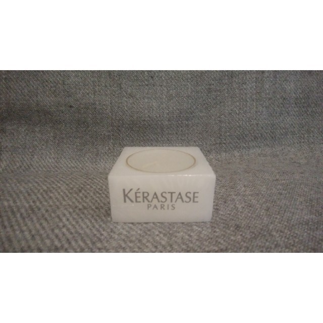 KERASTASE(ケラスターゼ)のKERASTASE キャンドル バスペタル コスメ/美容のボディケア(入浴剤/バスソルト)の商品写真