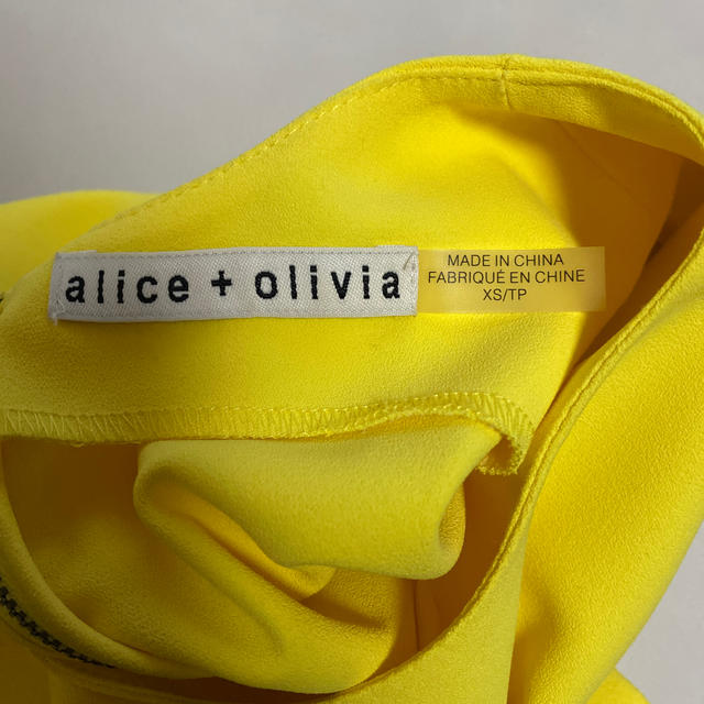 Alice+Olivia(アリスアンドオリビア)のアリスオリビア　トップス レディースのトップス(Tシャツ(半袖/袖なし))の商品写真