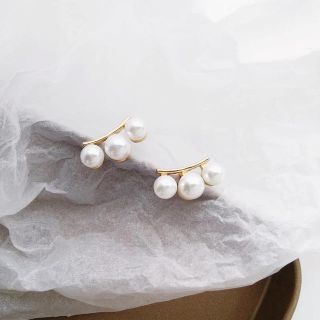 ドゥーズィエムクラス(DEUXIEME CLASSE)のtriple pearl stud pierce (ピアス)