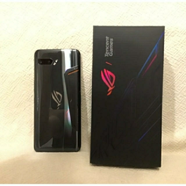 ASUS(エイスース)のROG PHONE  ２ スマホ/家電/カメラのスマートフォン/携帯電話(スマートフォン本体)の商品写真