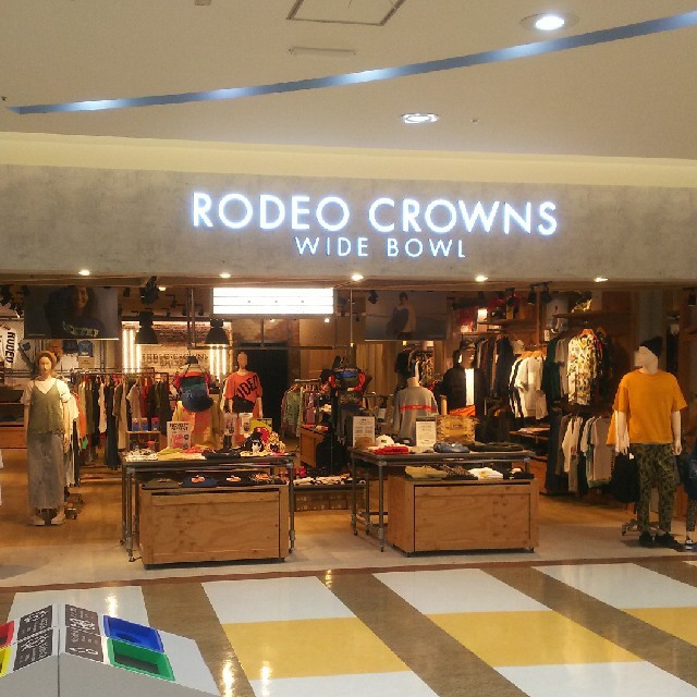 新品ホワイト ブラック ピンクの3色Champion × RODEOCROWNS