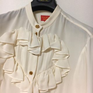 ヴィヴィアンウエストウッド(Vivienne Westwood)の<専用>6/3までハートフリルブラウス　38(シャツ/ブラウス(長袖/七分))