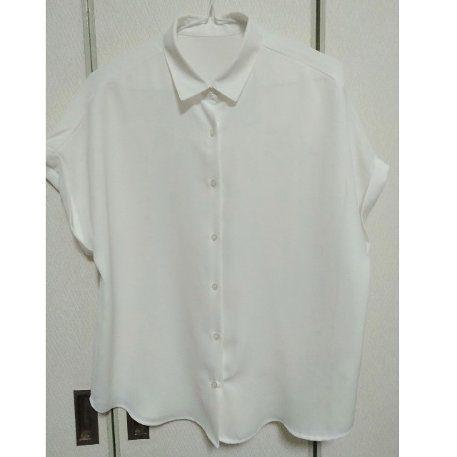 GU(ジーユー)のエアリーシャツ（半袖） レディースのトップス(シャツ/ブラウス(半袖/袖なし))の商品写真