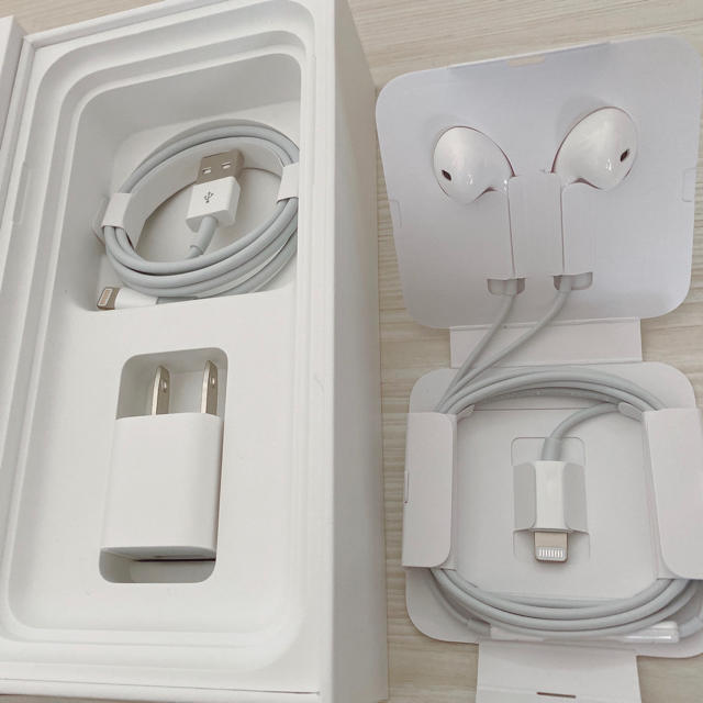 iPhone - iPhone11 付属品▪︎箱なし【充電アダプター・ケーブル iPhone - iPhone11 付属品▪︎箱なし【充電アダプター・ケーブル