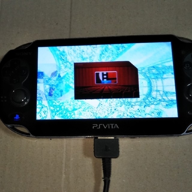 PlayStation Vita(プレイステーションヴィータ)のPS Vita 3G/WiFi PCH-1100＋メモリーカード・ソフト エンタメ/ホビーのゲームソフト/ゲーム機本体(携帯用ゲーム機本体)の商品写真