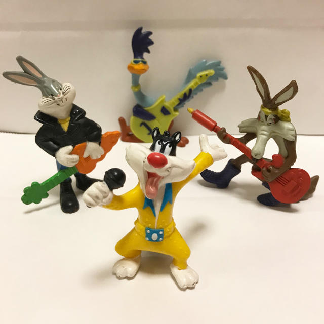 ルーニーテューンズ フィギュア 4個セットの通販 by wtb's shop ルーニーテューンズ フィギュア 4個セットの通販 by wtb's shop