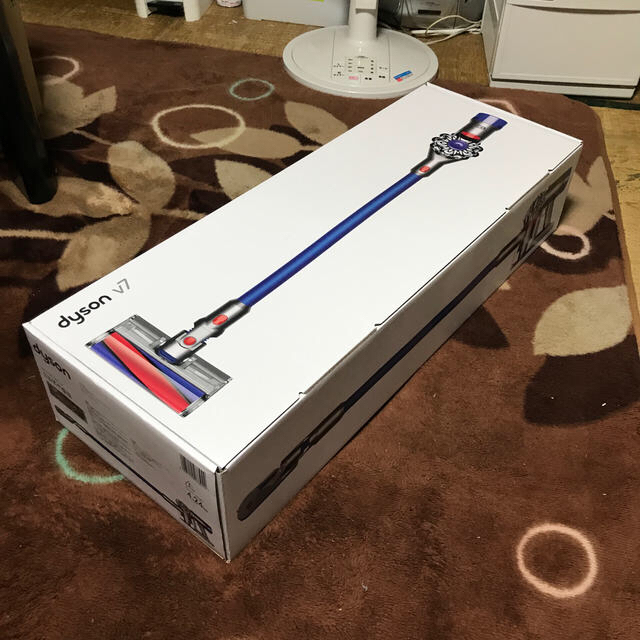 ダイソンSV11コードレスクリーナー 1