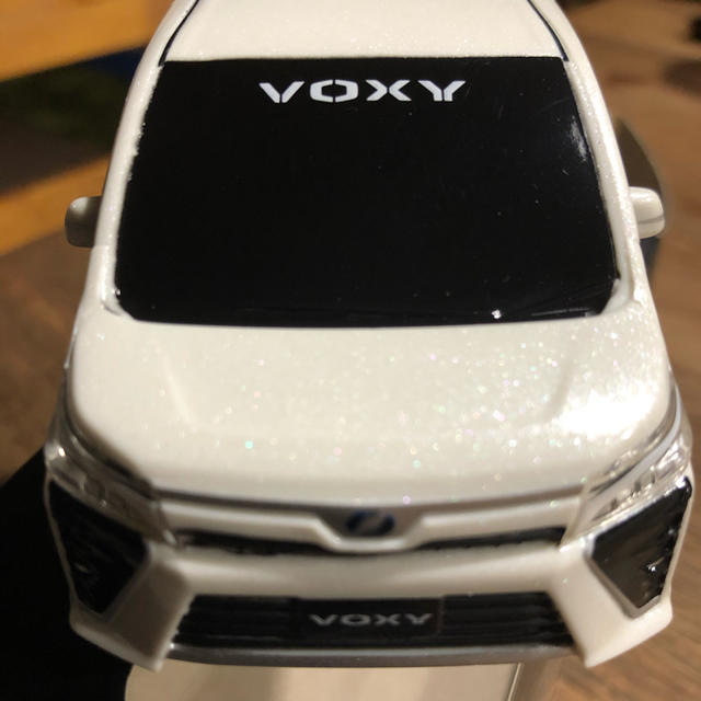 トヨタ(トヨタ)のトヨタヴォクシー VOXY フルバックカー　ミニカー エンタメ/ホビーのおもちゃ/ぬいぐるみ(ミニカー)の商品写真