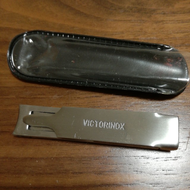 VICTORINOX(ビクトリノックス)のつめきり　victorinox コスメ/美容のネイル(ネイル用品)の商品写真