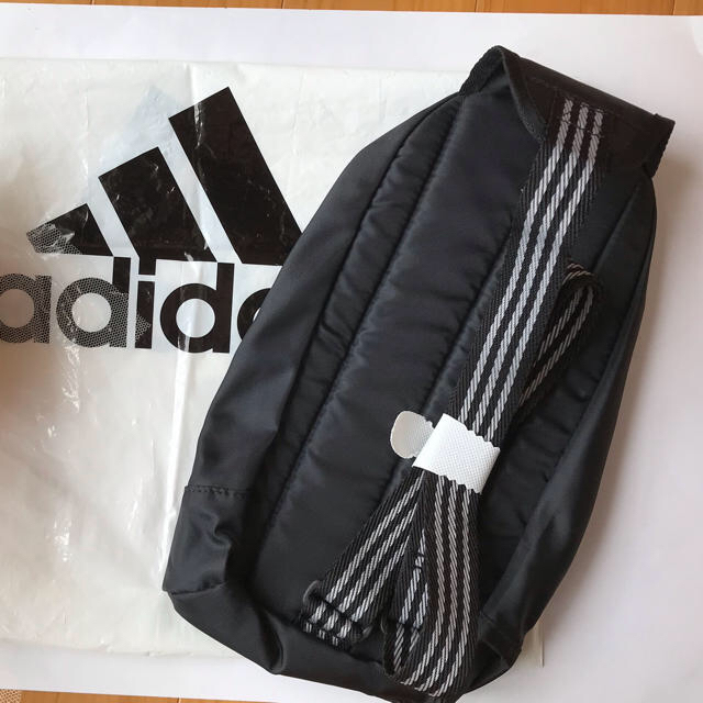 adidas(アディダス)の新品‼︎adidasワンショルダーバック　ポーチ レディースのバッグ(ショルダーバッグ)の商品写真