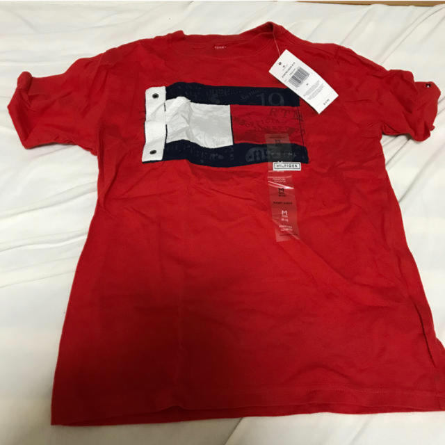 TOMMY HILFIGER(トミーヒルフィガー)の送料込み^_^新品未使用タグ付きトミーヒルフィガーキッズTシャツ140-150 キッズ/ベビー/マタニティのキッズ服男の子用(90cm~)(Tシャツ/カットソー)の商品写真