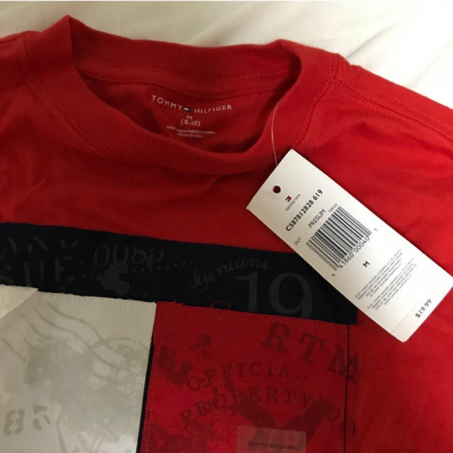 TOMMY HILFIGER(トミーヒルフィガー)の送料込み^_^新品未使用タグ付きトミーヒルフィガーキッズTシャツ140-150 キッズ/ベビー/マタニティのキッズ服男の子用(90cm~)(Tシャツ/カットソー)の商品写真