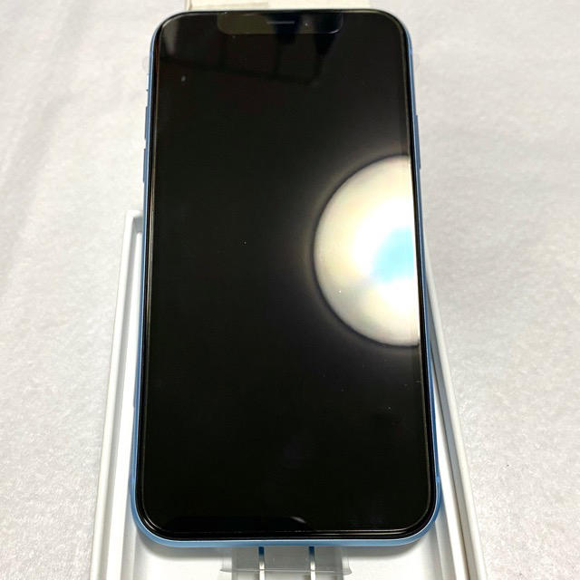 iPhone(アイフォーン)のiPhone XR 64GB BLUE SIMフリー スマホ/家電/カメラのスマートフォン/携帯電話(スマートフォン本体)の商品写真