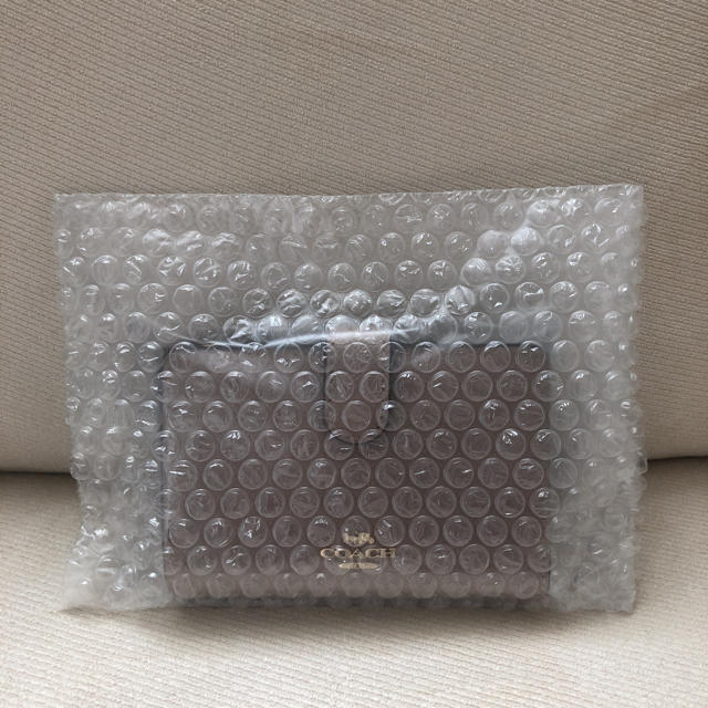 COACH(コーチ)のりき様専用 新品★COACH 二つ折り財布 TAUPE トープ/グレージュ レディースのファッション小物(財布)の商品写真