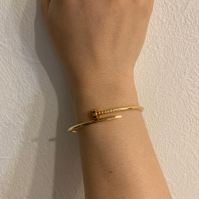 Cartier(カルティエ)のカルティエ　ジュストアンクルブレスレット レディースのアクセサリー(ブレスレット/バングル)の商品写真