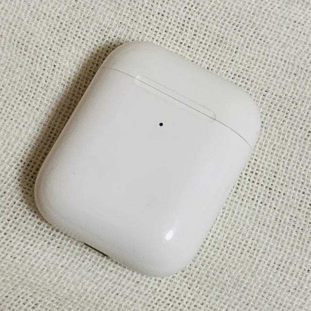 Apple(アップル)のAirPods＊第2世代＊美品 スマホ/家電/カメラのオーディオ機器(ヘッドフォン/イヤフォン)の商品写真