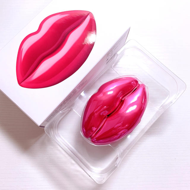 kkw Kylie Jenner pink lips ピンク 香水香水