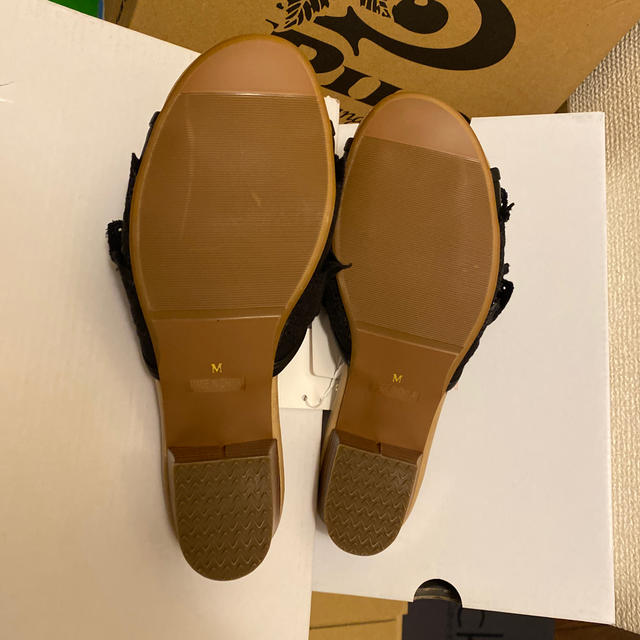 anySiS(エニィスィス)のany sis サンダル サイズM(〜23.5cm)ブラック フリル付 レディースの靴/シューズ(サンダル)の商品写真