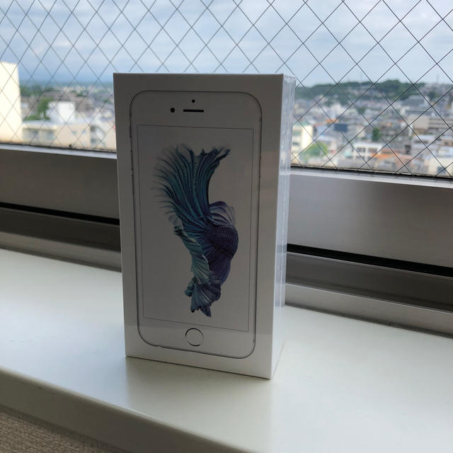 新品未開封　iPhone 6S 32GB