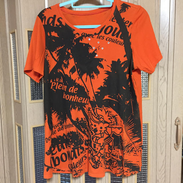 トピィーズ  オレンジ色Tシャツ レディースのトップス(Tシャツ(半袖/袖なし))の商品写真