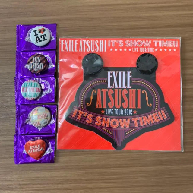 EXILE ATSUSHI 缶バッジ&カーサイン エンタメ/ホビーのタレントグッズ(ミュージシャン)の商品写真