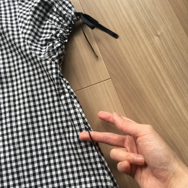 ギンガムチェックのシャツワンピース　袖リボンつき レディースのワンピース(ひざ丈ワンピース)の商品写真
