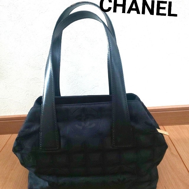 CHANEL(シャネル)のシャネル  黒 シリアル有り  バック ニュートラ レディースのバッグ(トートバッグ)の商品写真