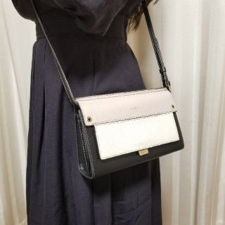 フルラ(Furla)のFURLA  フルラ ショルダーウォレット 革 黒×グレージュ×白 ミニバッグ(ショルダーバッグ)