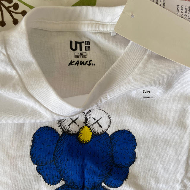 UNIQLO(ユニクロ)の新品 ユニクロ KAWS  Tシャツ 120 キッズ/ベビー/マタニティのキッズ服男の子用(90cm~)(Tシャツ/カットソー)の商品写真