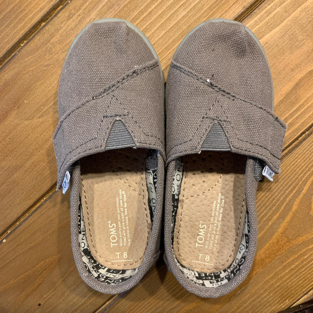 TOMS(トムズ)のTOMS トムズ　ギッズシューズ【新品　未使用】 キッズ/ベビー/マタニティのキッズ靴/シューズ(15cm~)(スリッポン)の商品写真