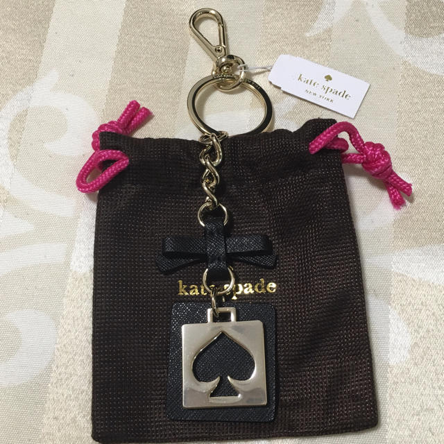 kate spade new york(ケイトスペードニューヨーク)の新品 kate spade キーホルダー レディースのファッション小物(キーホルダー)の商品写真