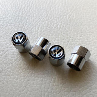 フォルクスワーゲン(Volkswagen)のVW フォルクスワーゲン　メタル　エアバルブ　4個セット(車外アクセサリ)