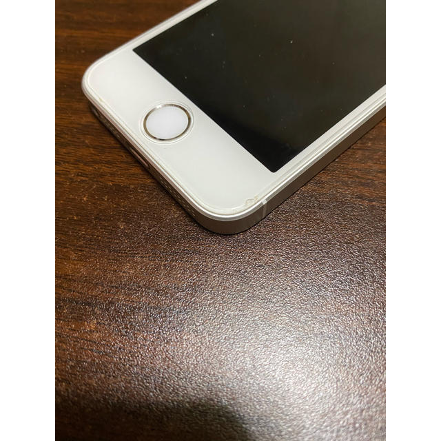 【  限定価格❗️】iPhoneSE SIMフリー 32GB silver 3