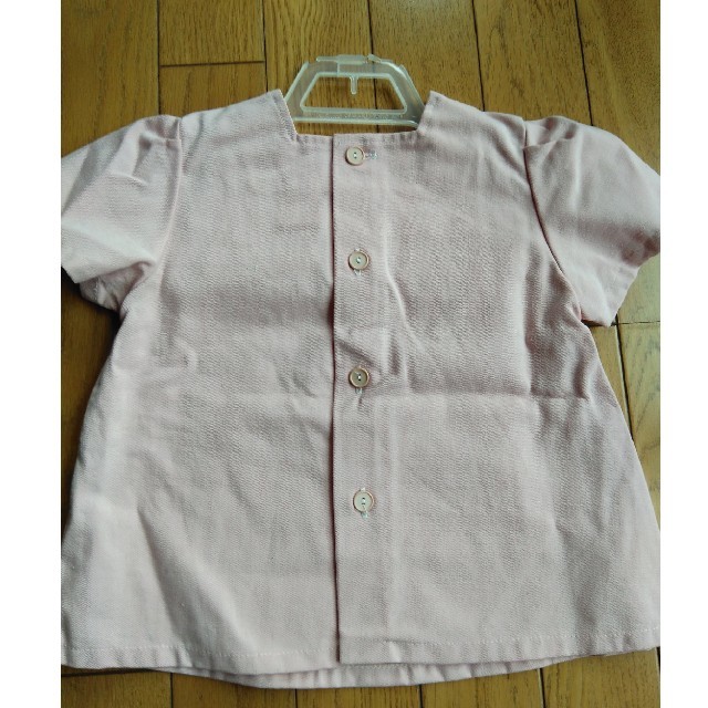 女の子半袖バックボタントップス キッズ/ベビー/マタニティのキッズ服女の子用(90cm~)(Tシャツ/カットソー)の商品写真