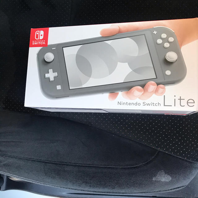 任天堂　Switch lite スイッチ　ライト