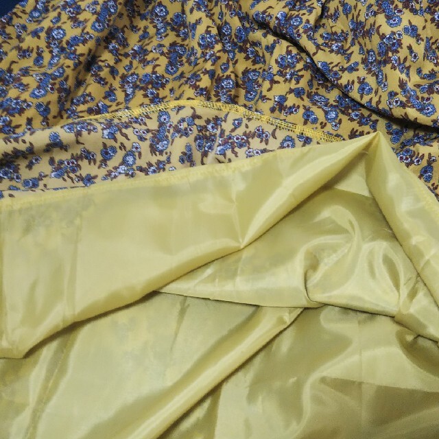 merlot(メルロー)の花柄ロングスカート 小花柄 新品 レディースのスカート(ロングスカート)の商品写真