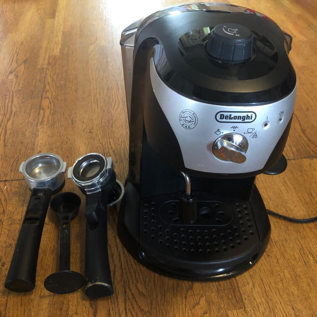 DeLonghi エスプレッソ・カプチーノメーカー EC221Rデロンギ