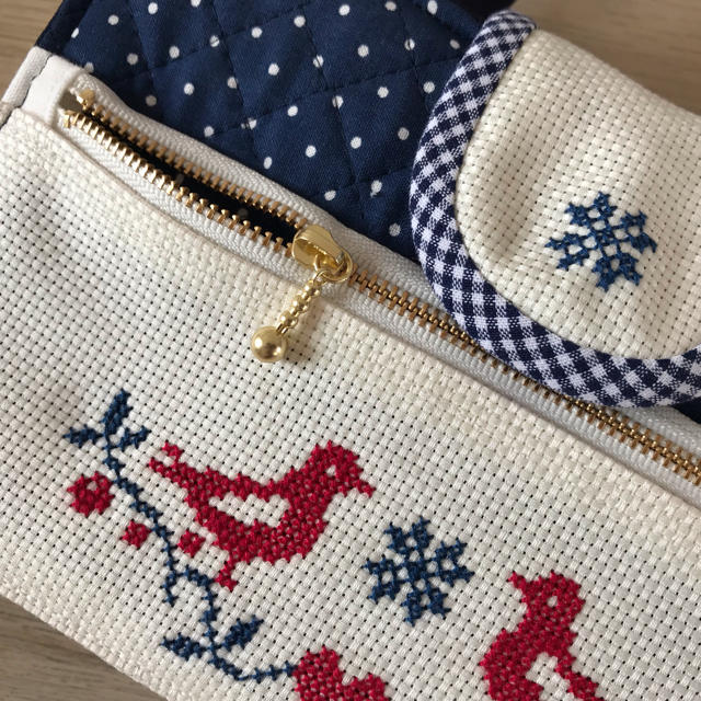 レビューブックカバー とり クロスステッチ刺繍 の通販 By ちくちくbannko S Shop ラクマ