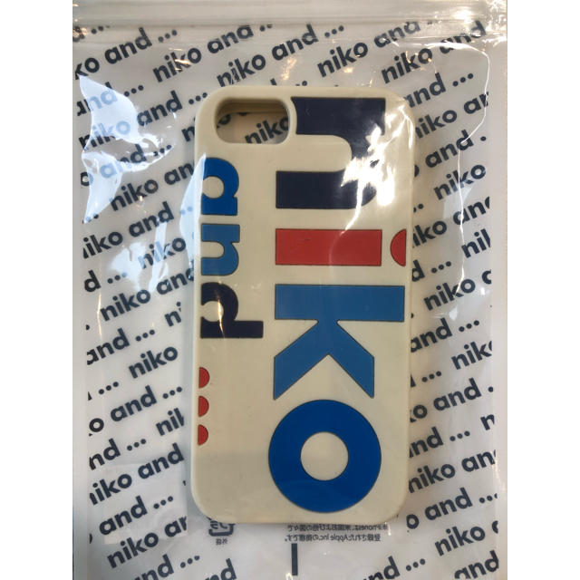 niko and...(ニコアンド)のniko and… iPhoneケース スマホ/家電/カメラのスマホアクセサリー(iPhoneケース)の商品写真