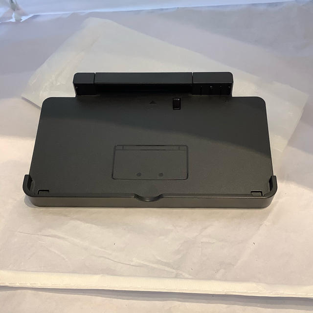 任天堂(ニンテンドウ)の3DS 新品充電台 スマホ/家電/カメラのスマートフォン/携帯電話(バッテリー/充電器)の商品写真