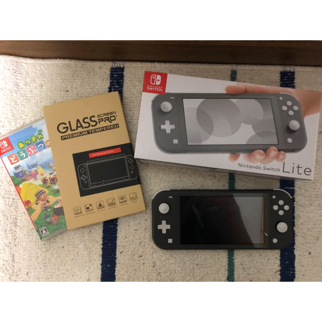 Switch lite 本体＋あつまれどうぶつの森＋画面フィルム