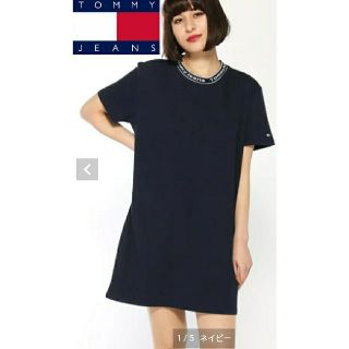 トミー(TOMMY)のネック柄 ロゴTシャツワンピTOMMY(ひざ丈ワンピース)