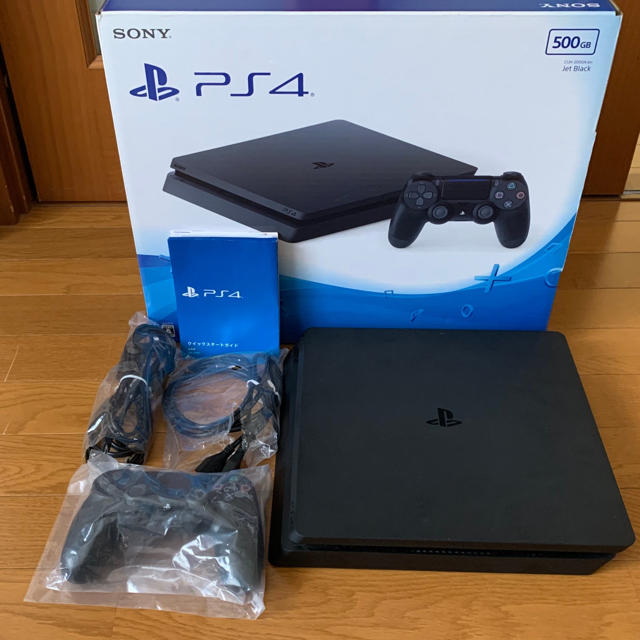 PlayStation4(プレイステーション4)のPS4 ジェット・ブラック　500GB エンタメ/ホビーのゲームソフト/ゲーム機本体(家庭用ゲーム機本体)の商品写真