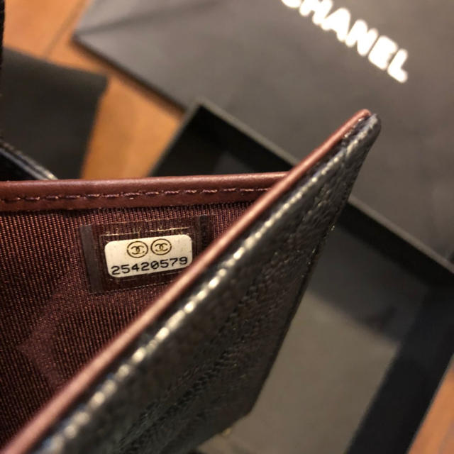 CHANEL(シャネル)のシャネル　二つ折り　財布　新品未使用　黒 レディースのファッション小物(財布)の商品写真