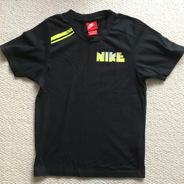 NIKE(ナイキ)のNIKE  キッズ　Tシャツ  キッズ/ベビー/マタニティのキッズ服男の子用(90cm~)(Tシャツ/カットソー)の商品写真