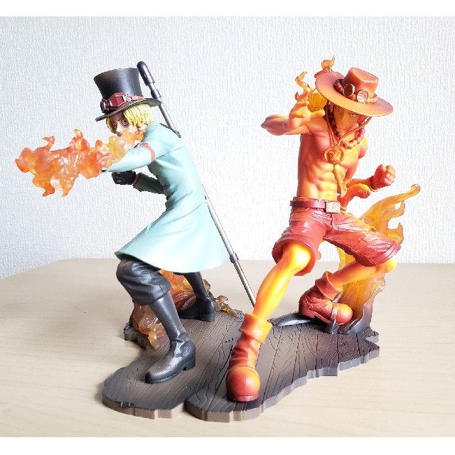 集英社 - フィギュア ワンピース ONE PIECE エース&サボの通販 by OHANA's shop｜シュウエイシャならラクマ