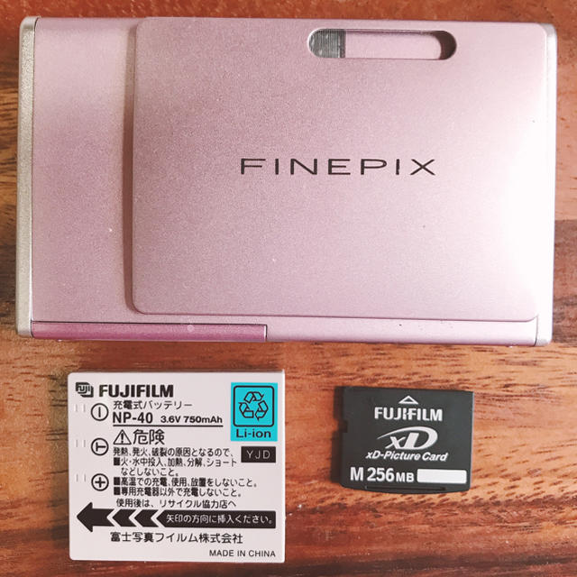 富士フイルム(フジフイルム)の充電器無FINEPIXZ23ファインピックスFUJIFILM富士フィルムデジカメ スマホ/家電/カメラのカメラ(コンパクトデジタルカメラ)の商品写真